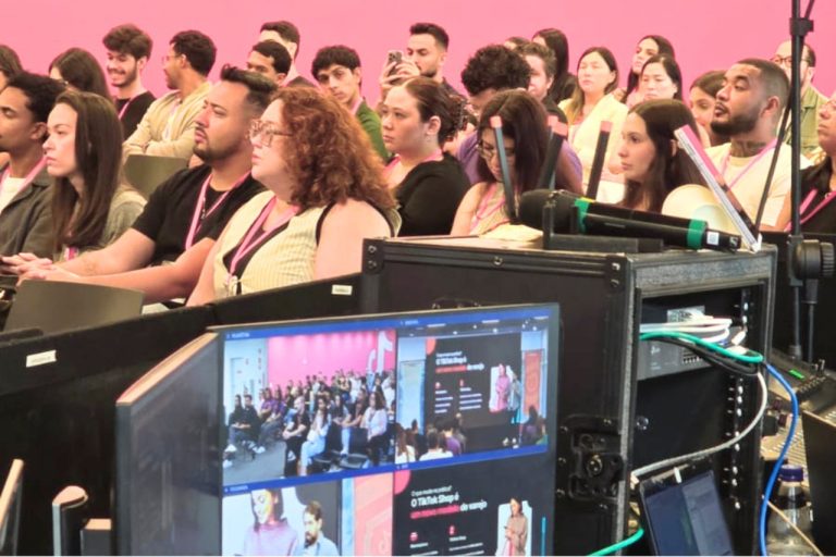 A EVOLUÇÃO DOS EVENTOS CORPORATIVOS: COMO OS ENCONTROS EMPRESARIAIS SE TRANSFORMARAM NO BRASIL